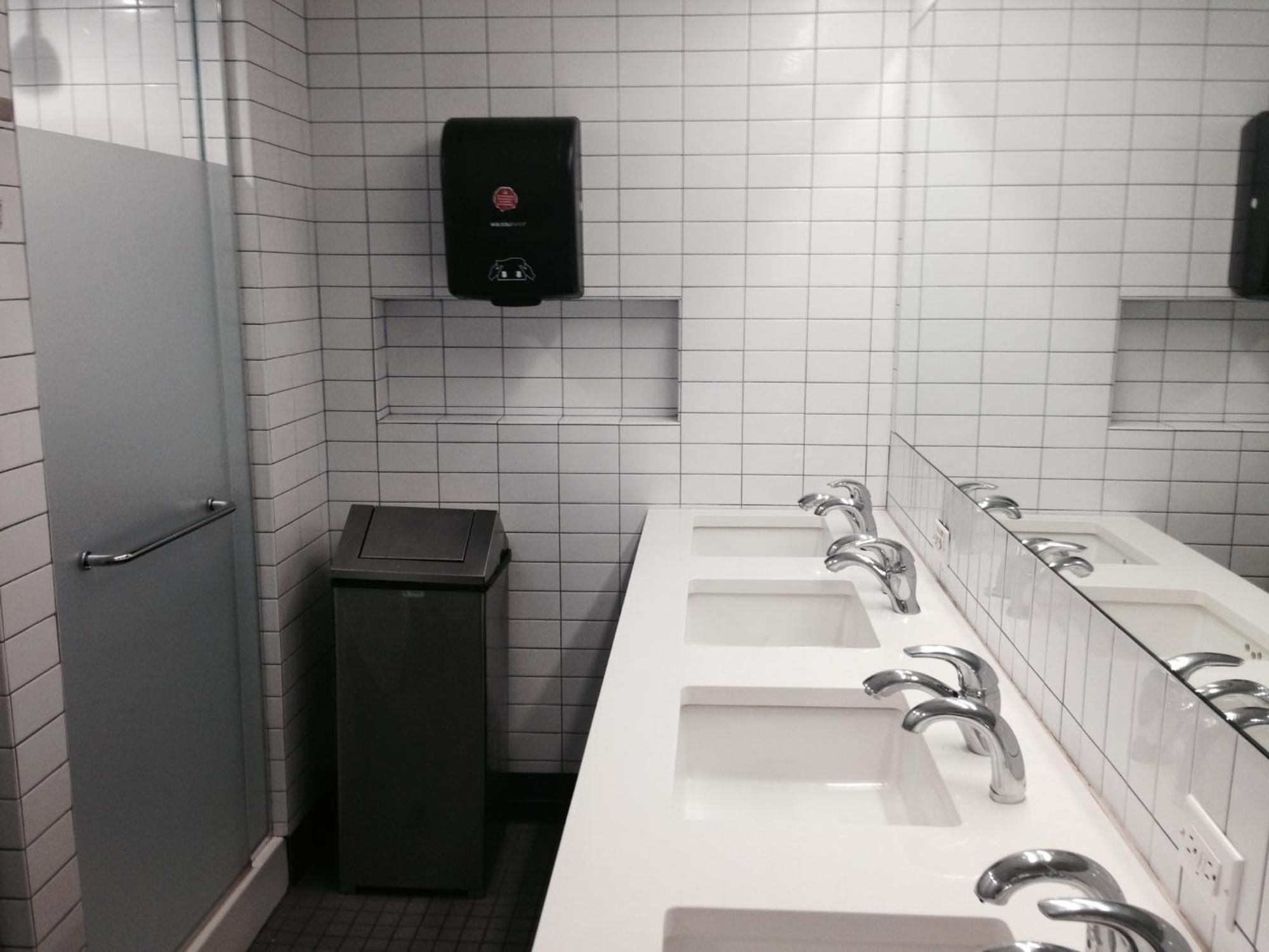 Eenpersoonskamer met Gedeelde Badkamer